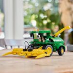 LEGO Technic John Deere 9700 Forage Harvester (42168) für 28,99 Euro