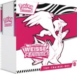 Pokémon Top-Trainer-Box Karmesin & Purpur – Weiße Flammen: Reshiram für 52,99 Euro