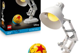 LEGO Ideas Disney Pixar Schreibtischlampe (21357) für 42,99 Euro