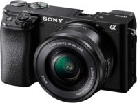 Sony Alpha 6100 APS-C Spiegellose Kamera für 630,25 Euro