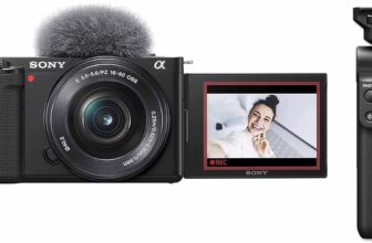 Sony Alpha ZV-E10 APS-C Vlog-Kamera mit 16-50mm Objektiv und Sony GPVPT2BT Handgriff für 718,99 Euro