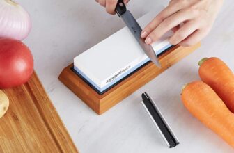 Amazon Basics Messerschärfstein (1000/6000 Körnung) für 8,84 Euro