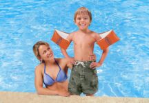 Intex 58641EU Deluxe Schwimmflügel (30 x 15 cm) für 1,99 Euro