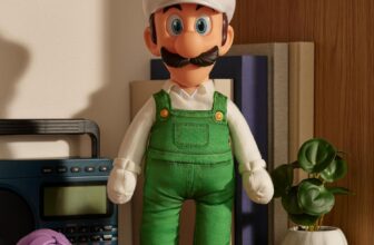 Der Super Mario Galaxy Movie – Feuer-Luigi (38cm) für 19,99 Euro
