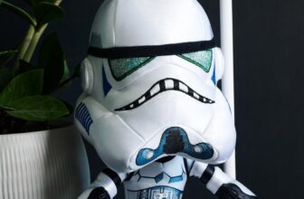 Disney Star Wars Stormtrooper Plüschfigur (25 cm) für 12,23 Euro