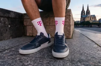 Gratis Telekom-Socken bei Magenta Moments