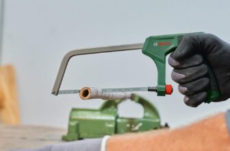 Bosch Bügelsäge (150mm) für 6,86 Euro
