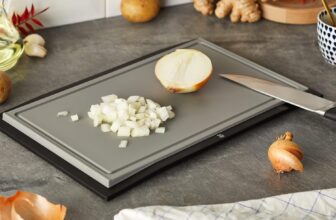 WMF Touch Schneidebrett (32 x 20 cm) für 14,99 Euro