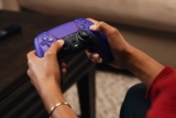 Playstation DualSense® Wireless-Controller (Galactic Purple) für 59,95 Euro