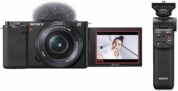 Sony Alpha ZV-E10 APS-C Vlog-Kamera mit 16-50mm Objektiv und Sony GPVPT2BT Handgriff für 718,99 Euro