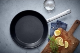 WMF Edelstahlpfanne (28 cm) für 58,99€